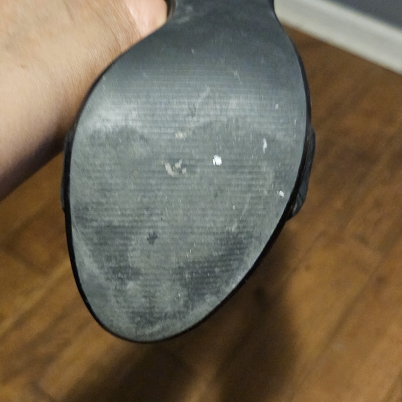 Heels - Picture 8 of 9